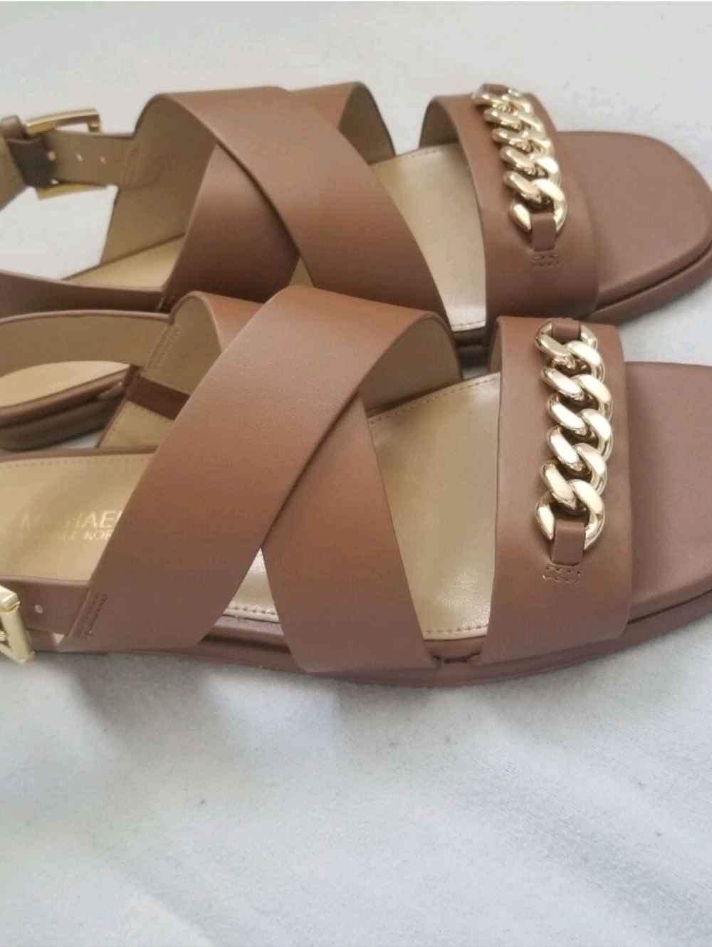 🆕 🌹 MICHAEL Michael Kors Cris Cross Brown Flat Sandals 6.5M (retail $125) - Picture 1 of 12
